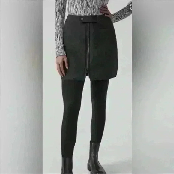 NWT ATHLETA APRES SKI SKIRT in black Sz 8 MSRP $89 two way zipper - Picture 1 of 7